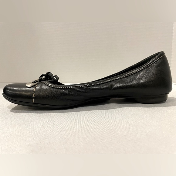 PRADA Authentic Black Leather Round Toe Ballet Flats Women’s 37 1/2 (7 1/2) - Picture 5 of 15